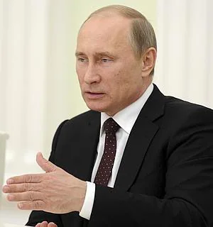 Putin firma la ley que castiga la propaganda homosexual en Rusia 