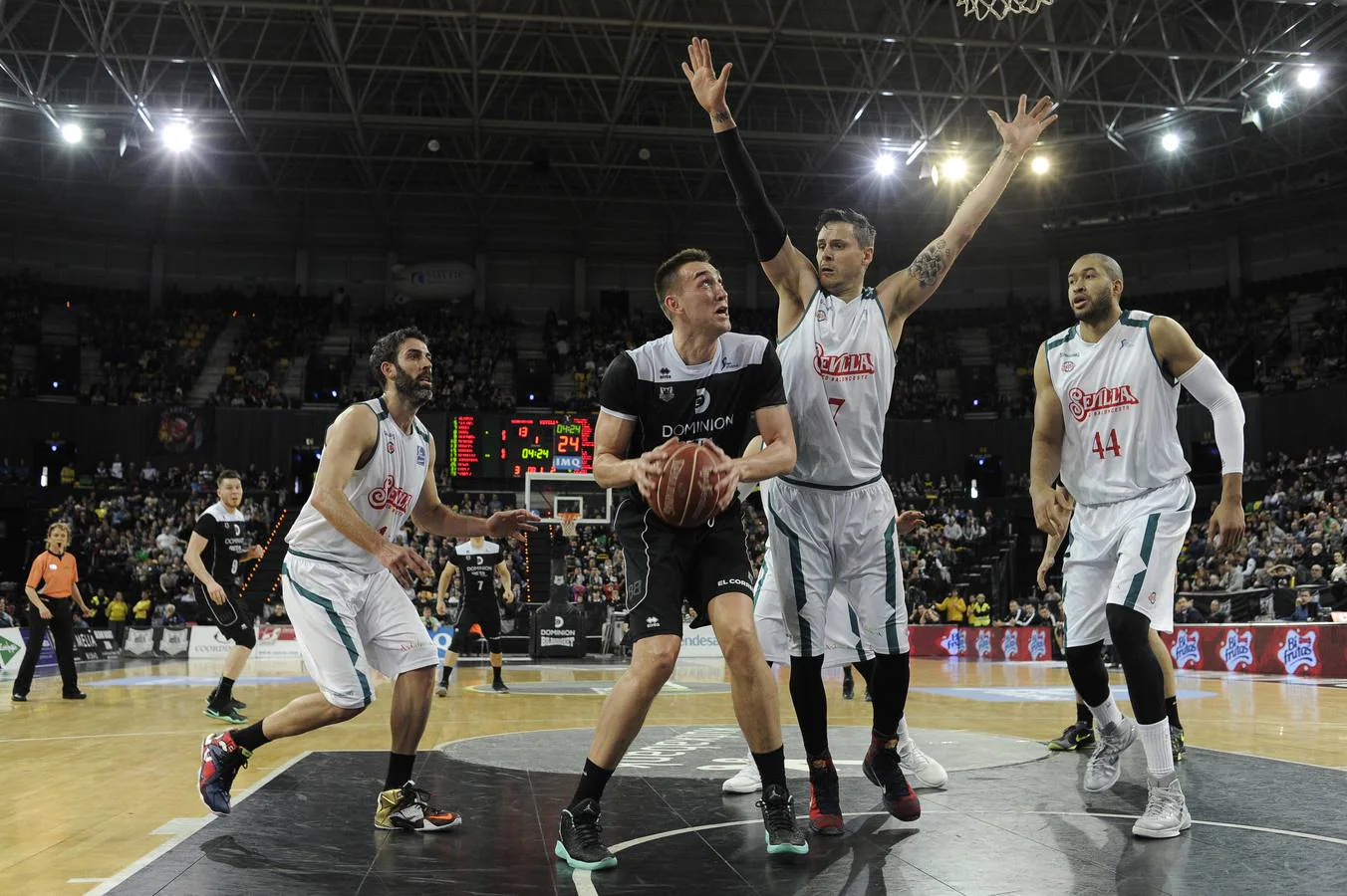 Las mejores imágenes del Bilbao Basket- Sevilla