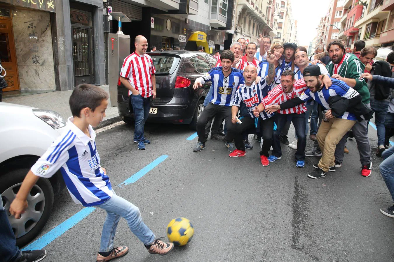El derbi se adueña de las calles de Bilbao