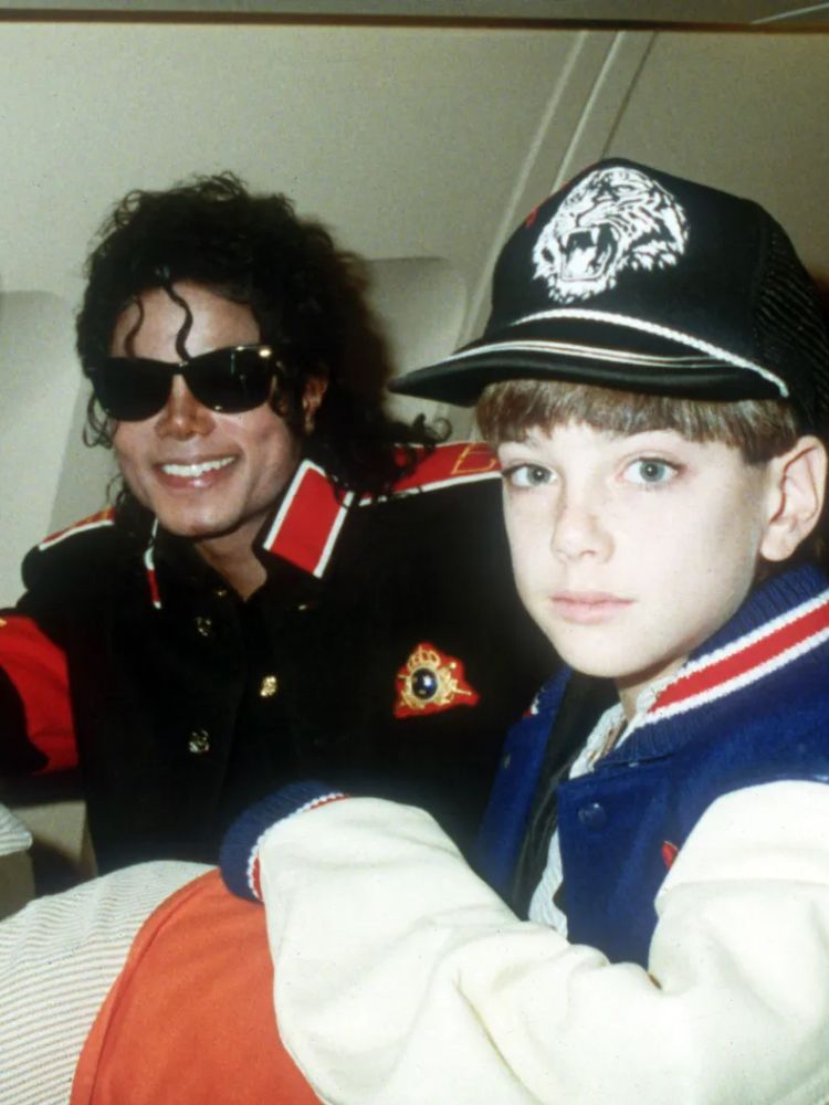 Acusan a Michael Jackson de abusos sexuales y a su entorno, de saberlo; ahora quieren justicia (y parte de su herencia)